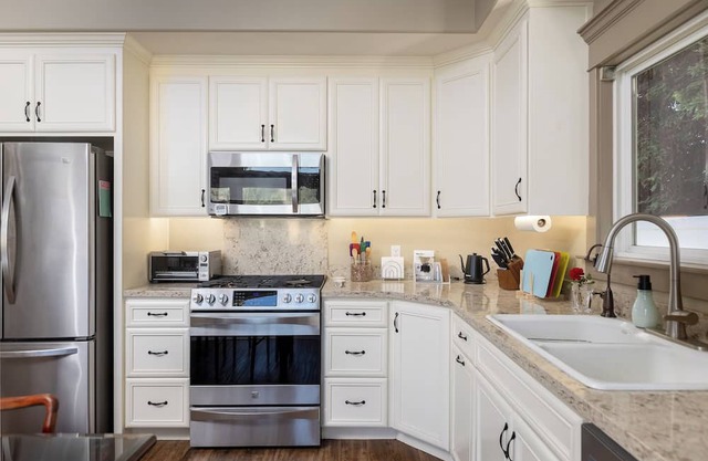 Very Spacious Luxury Edna Valley Apartment