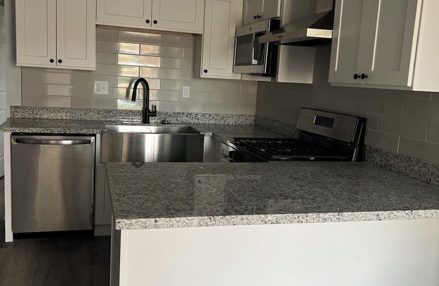 Charming 2-bedroom apartment with WiFi, AC in peaceful Chalmette