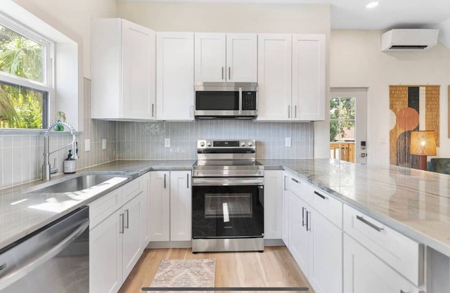 NEW! 1BR Guesthouse - KingBed - Disney - Universal - Seaworld