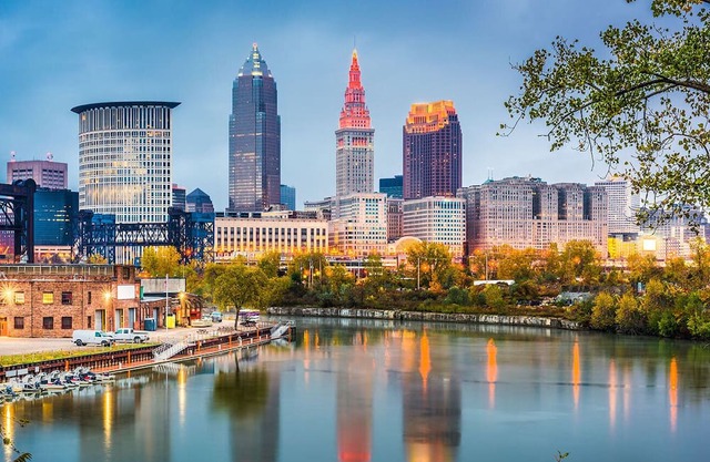 4 Spacious Rooms in DT Cleveland - Walk to Night Entertainment and Stadiums