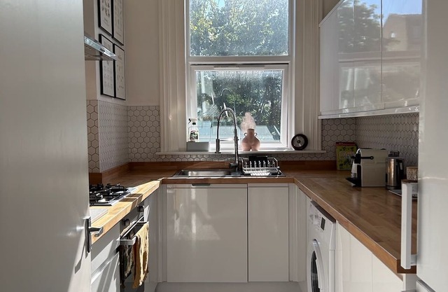 *New* stylish apartment in the West End of Folkestone