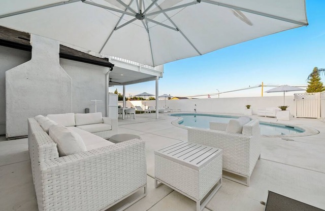 Executive Housing - Charming 4-bedroom villa with fitness room, WiFi