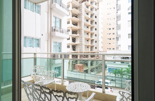 CityCenter-Comfy-3br-W/Pool-Gym-A/C-WiFi-YellowKey