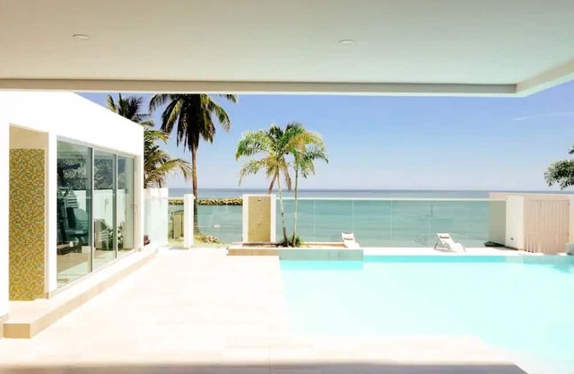 Beach front Luxury Apartment in Coveñas