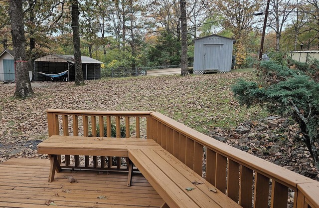 Spacious 5-bedroom house with WiFi, AC, deck and gym in delightful Sherwood!