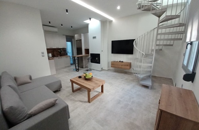 5 minutes to the center!Pet-Friendly!