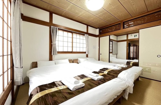 4storey spacious detached house 1 car parking available 17 minutes from Namba Station 5 minute - Abeno Detached House /Osaka Ōsaka