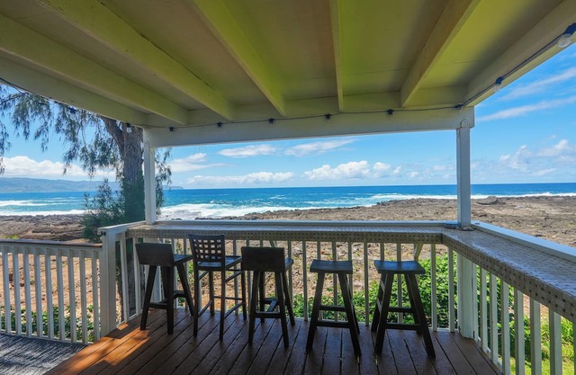 Oceanfront 4-bed 3-bath house near Sharks Cove
