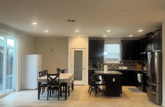 Very spacious fully furnished home for family & professionals.