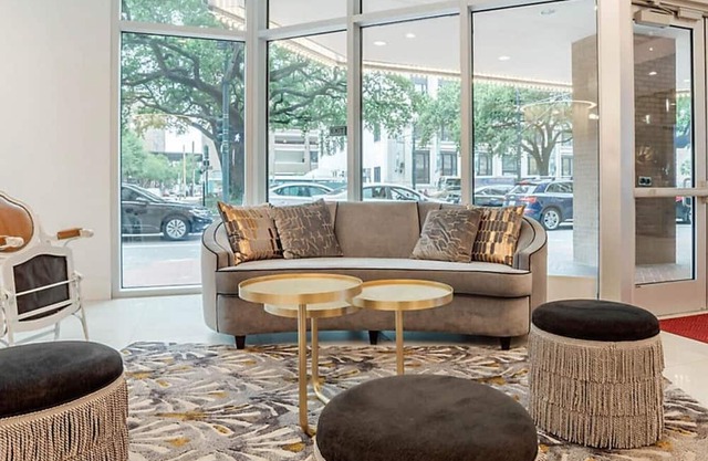 Enjoy ESSENCE FESTIVAL WEEKEND with rooftop deck, pool and gym amenities!!