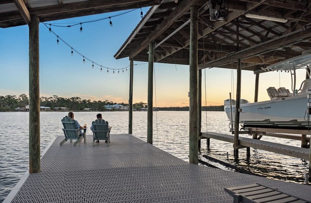 Scenic & Spacious Waterfront Oasis ~ Sleeps 23 ~ Private Pier and Dock ~ Pets OK