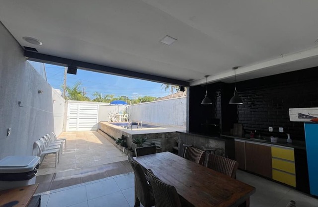 Casa p Temporada com Ampla Área de Lazer som na Área de Churrasqueira e Piscina