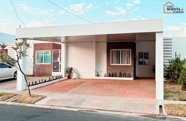 Casa 65, cómoda y espaciosa casa de dos habitaciones en San Miguel