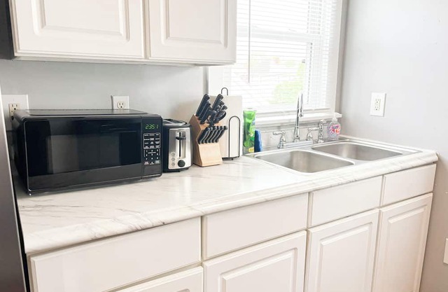 Stylish 2-Bedroom duplex in prime location!