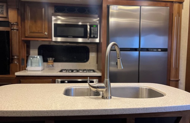 A few minutes from the historic downtown Prescott. Pet-friendly RV for 4.