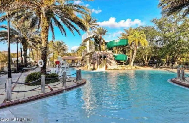 Restful private suite on golf course