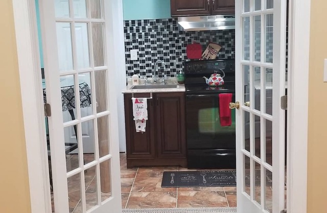 1BR villa 1bath, Spacious amazing top rated secluded and centrally located