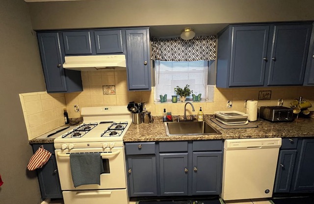 Minutes away from branch brook park and 15 minutes away from Newark airport.