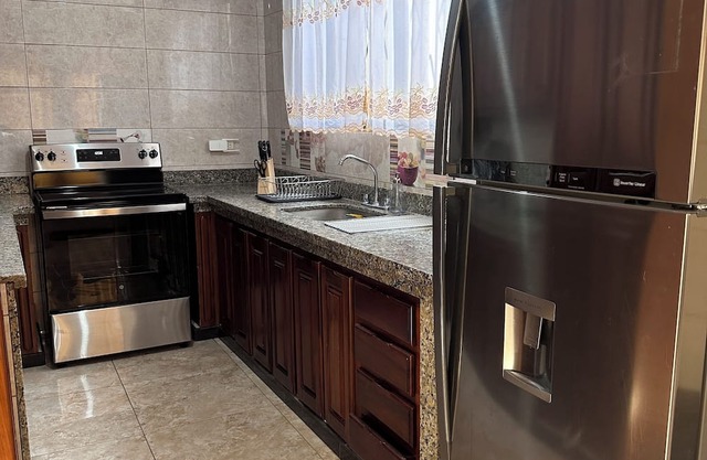 15 Minutes From the Airport. Countryside Area, 10 min From the Center of City