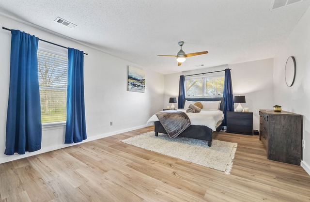 Nature's Haven w/Backyard, Firepit, Luxe bath, WFH