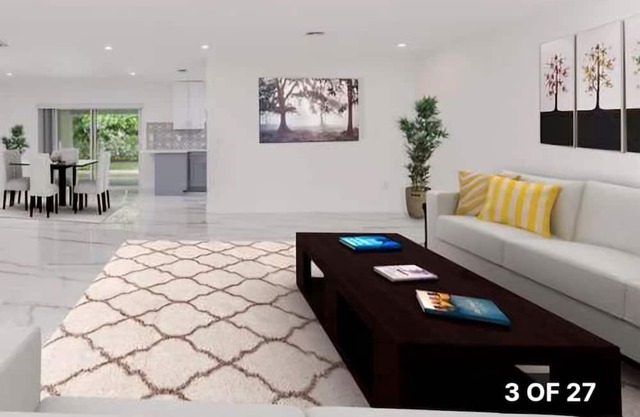 Pinecrest Home Newly updated. Best location.