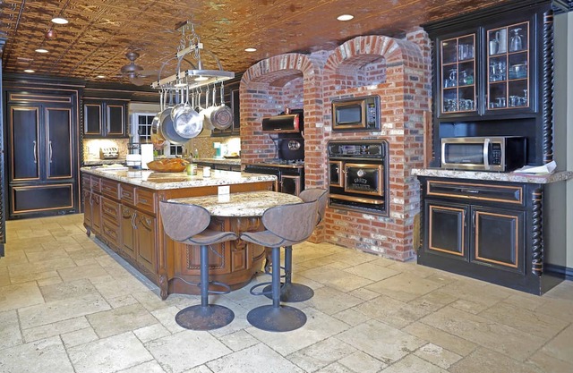 Skyview Tulsa Luxury Venue sleeps 25+