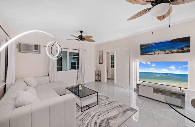 Charming 4BR/2BA Hawaii House - Ideal for Families, Close to Attractions