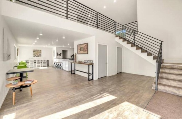 Bigfoot Hideout -Hotel amenities with a social vibe! Wendigo room #6