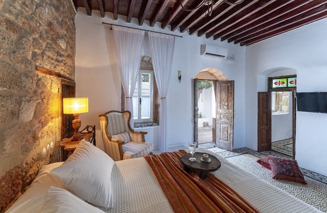 Boho style luxury lodge with private courtyard in the heart of Lindos.