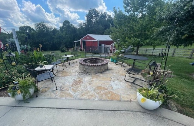 Cozy Cottage in Enjoyable Goodlettsville with WiFi, AC, minutes from downtown.