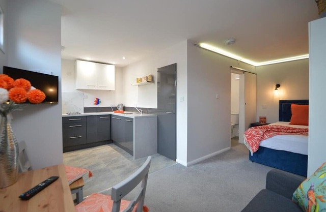 Studio Open plan double studio Suitable for 1 or 2 adults.