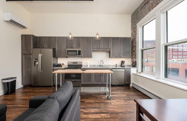 Uptown Hideaway Apartment in Bangor's Heart