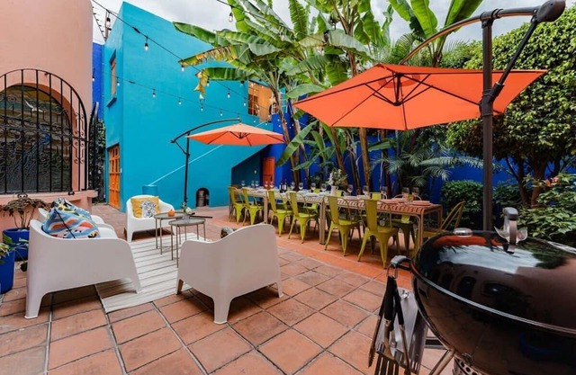 Family-Friendly Anzures Home for 12