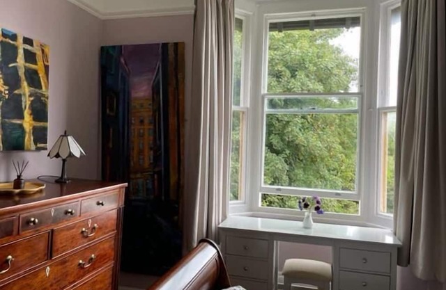 Beautifully Lit Airy 1-Bed Apartment in Liverpool