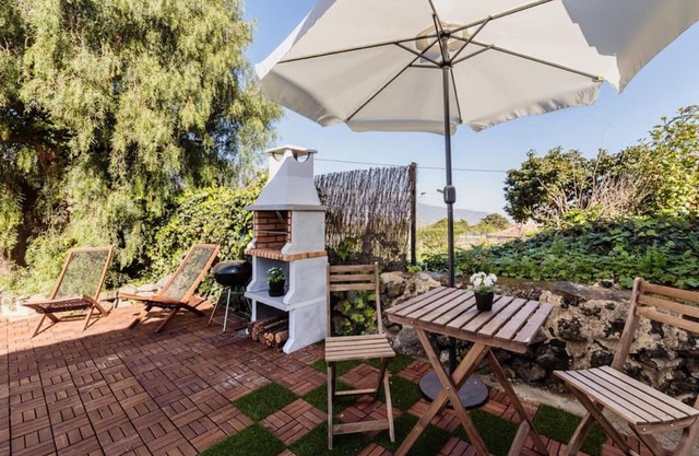 Holiday Home 'Casa Cora Con Jacuzzi' with Mountain View, Private Terrace and Wi-Fi