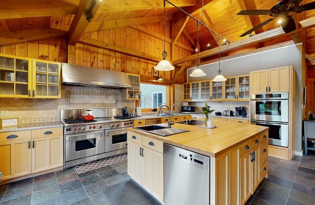 Spacious house w/ decks, hot tubs, firepits, water views & luxurious furnishings