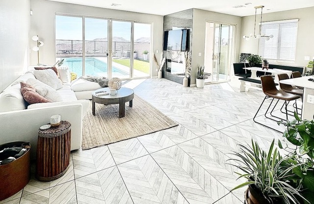 Cozy 3-bedroom house with mountain and strip views