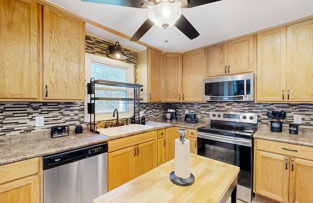 Renovated Upcountry home with sun room, fireplace, & central AC - dog-friendly