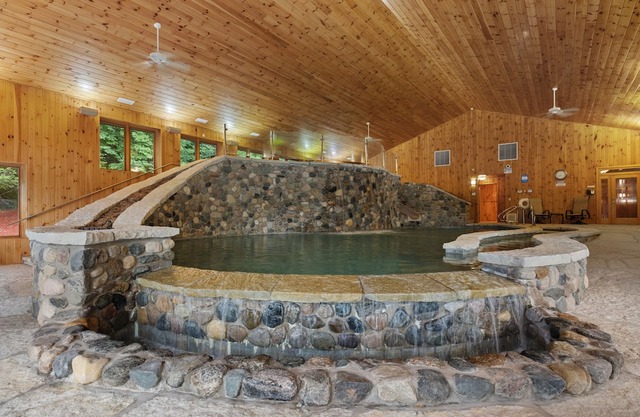 The Lodge at Rush Lakes