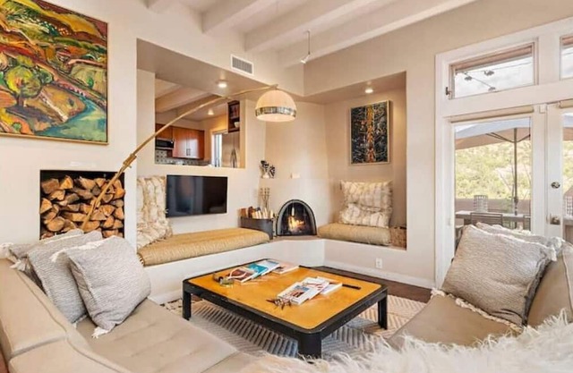 Tesuque Adobe w/ Open Mountain & Valley Views