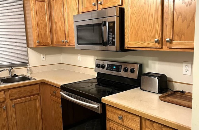 Cozy 3-bedroom house near CMH Airport and Easton Mall