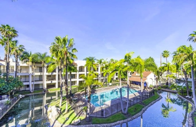 Disney Den - 7 Miles From Disneyland and Beach Pet-Friendly! AC Washer and Dryer