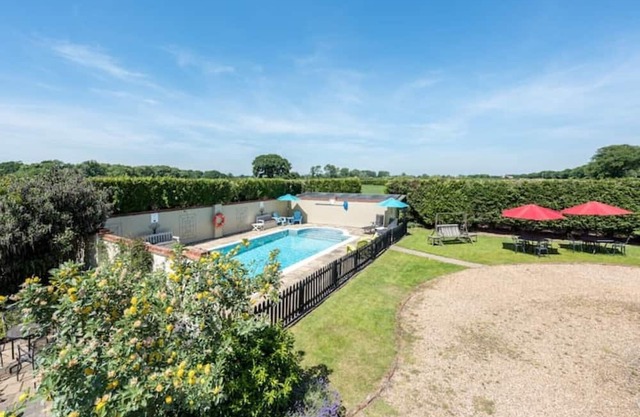 Two Bedroom Duplex - Shared Pool