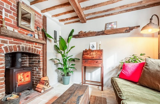 1 bedroom accommodation in Framlingham, near Saxmundham