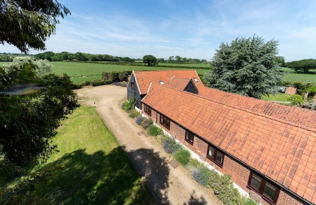 One Bedroom Cottage, Shared Pool