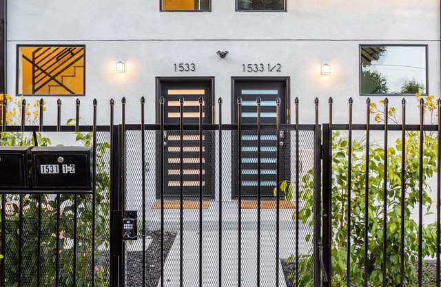 Periwinkle by AvantStay | Walk to Staples, Rooftop