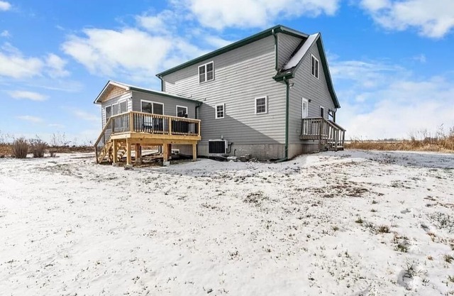 Beautiful countryside home, fresh remodel. Minutes from Lincoln and Omaha.