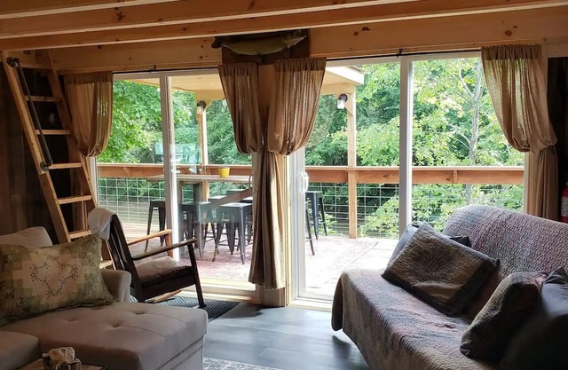 CreekSide Cabins-group of 3or2- all family/friends!