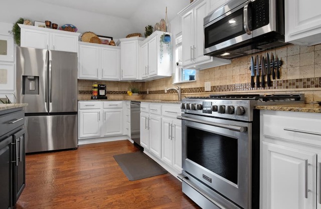 Urban Social : Backyard Paradise & Central to NWA