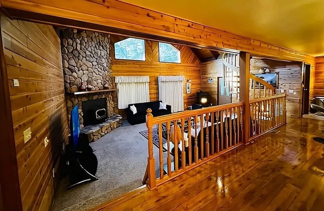 Cozy beautiful custom home